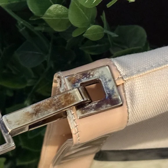 Gucci Canvas Tote Bag – Beige & Black Stripe with Gold Logo - Picture 7 of 15